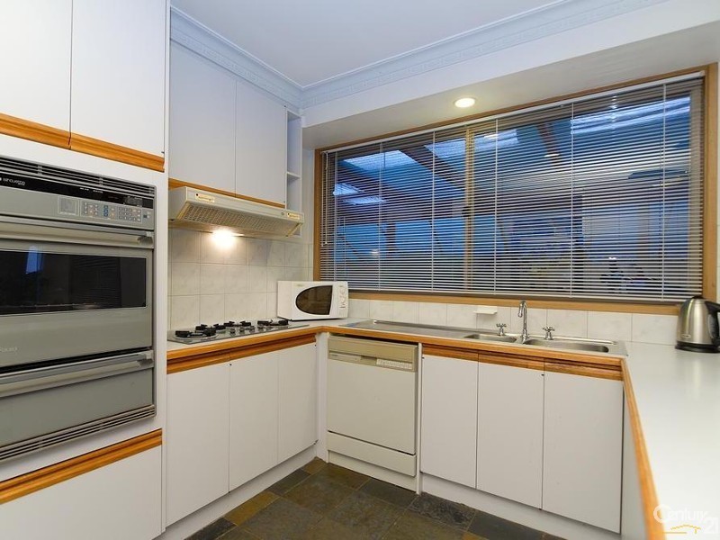 37 Hillview Drive, Carrum Downs VIC 3201