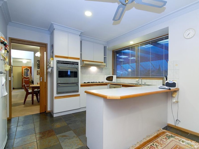 37 Hillview Drive, Carrum Downs VIC 3201