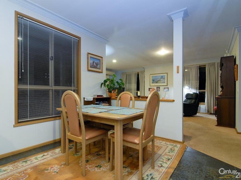 37 Hillview Drive, Carrum Downs VIC 3201