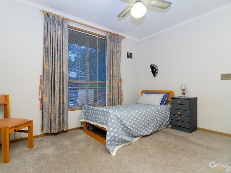 37 Hillview Drive, Carrum Downs VIC 3201