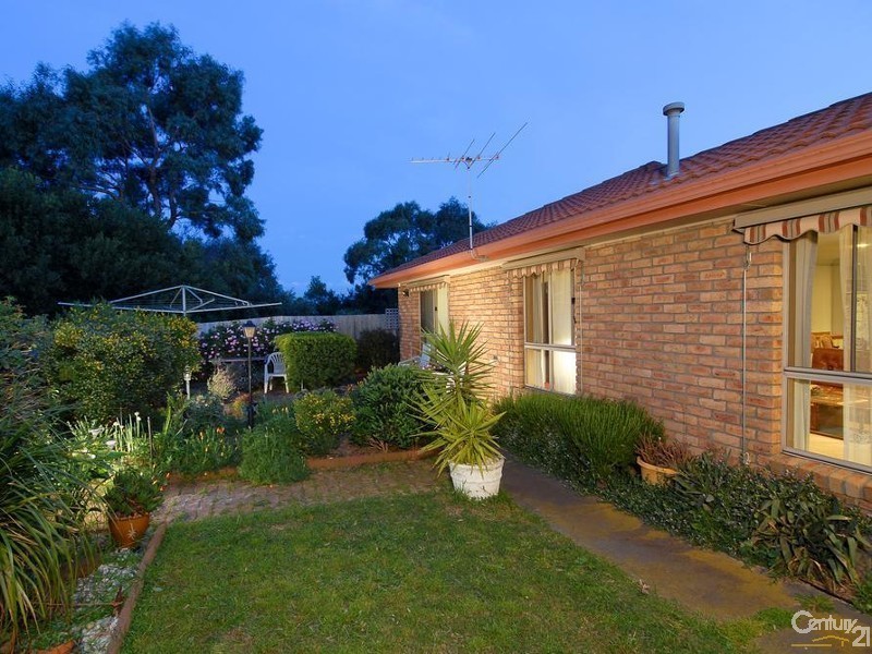 37 Hillview Drive, Carrum Downs VIC 3201