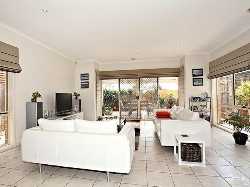 16 Tiller Lane, Patterson Lakes VIC 3197