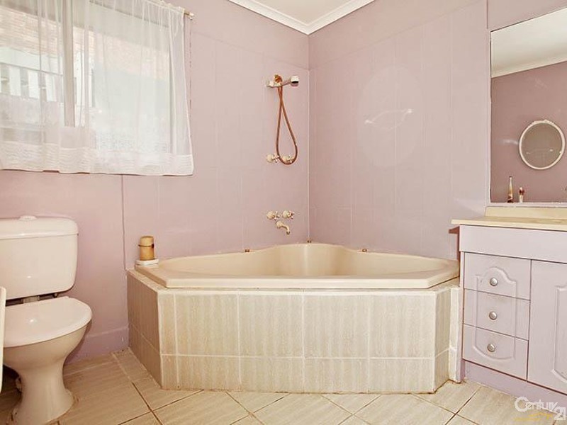 8 Beachcomber Crt, Patterson Lakes VIC 3197