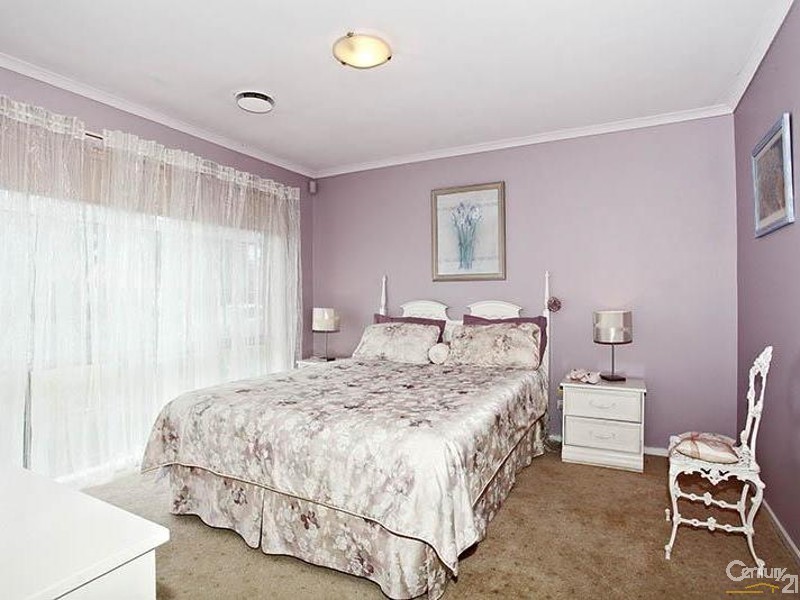 8 Beachcomber Crt, Patterson Lakes VIC 3197