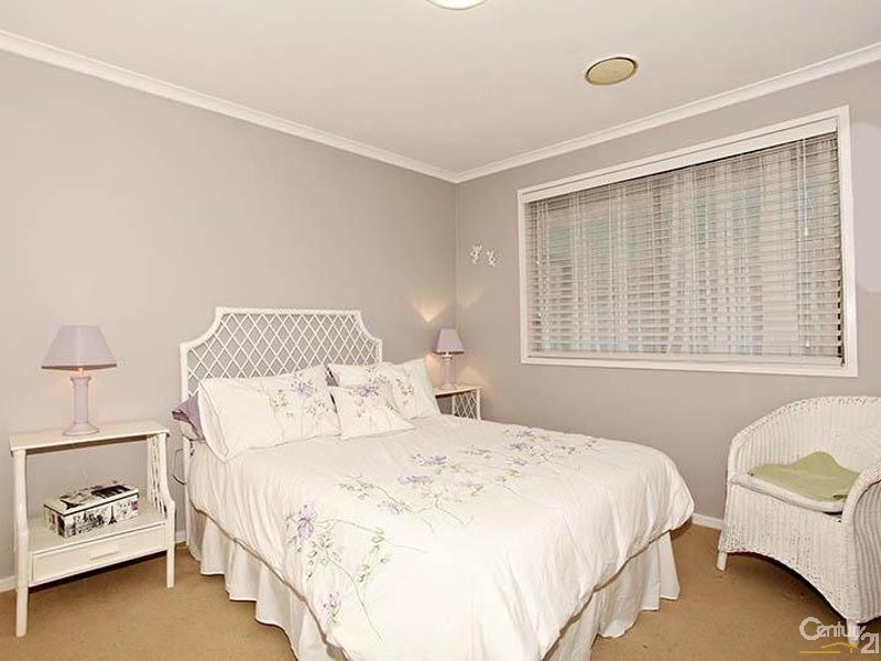 8 Beachcomber Crt, Patterson Lakes VIC 3197