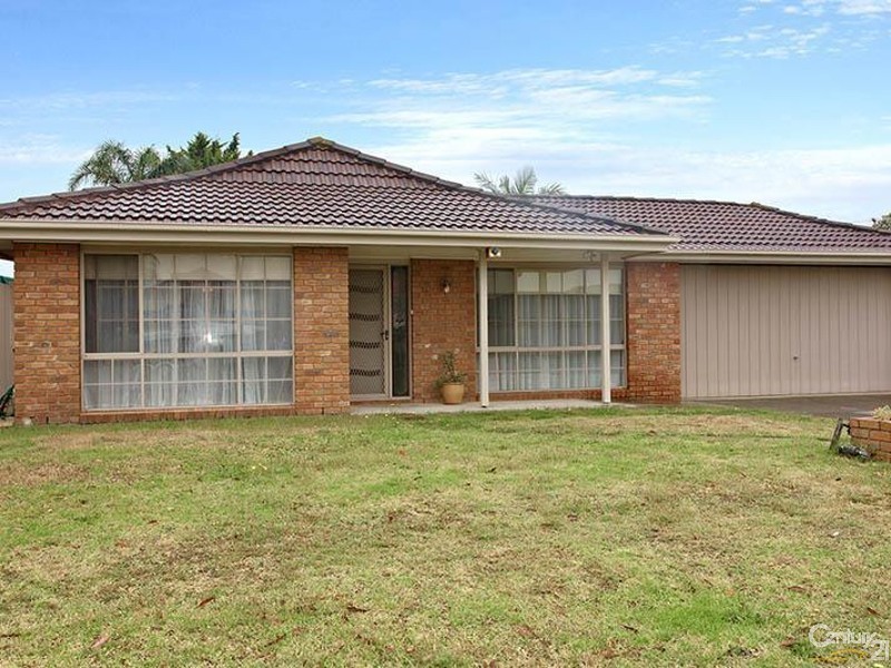 8 Beachcomber Crt, Patterson Lakes VIC 3197