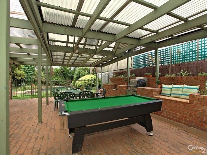 8 Beachcomber Crt, Patterson Lakes VIC 3197