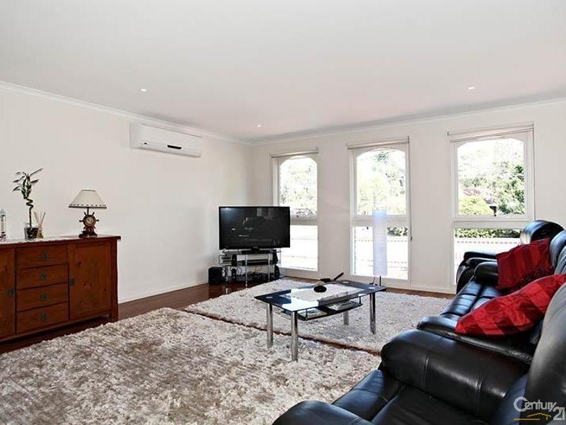 2 Holroyd, Seaford VIC 3198