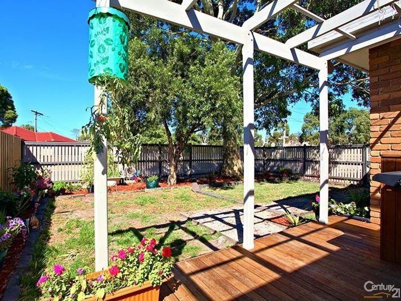 2 Holroyd, Seaford VIC 3198