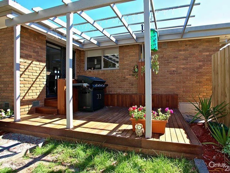 2 Holroyd, Seaford VIC 3198