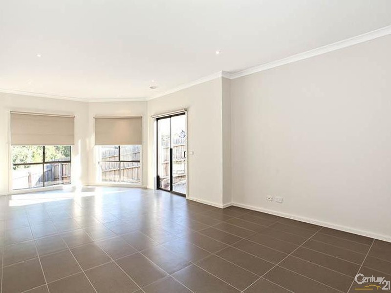 6 / 5 Serra Close, Langwarrin VIC 3910