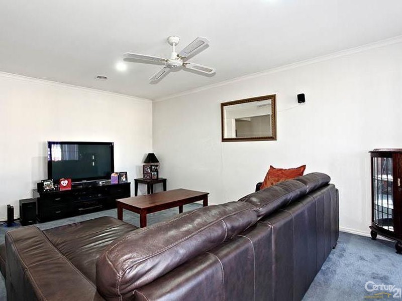 15 Chardonnay Dve, Skye VIC 3977