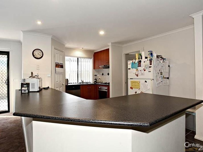 15 Chardonnay Dve, Skye VIC 3977