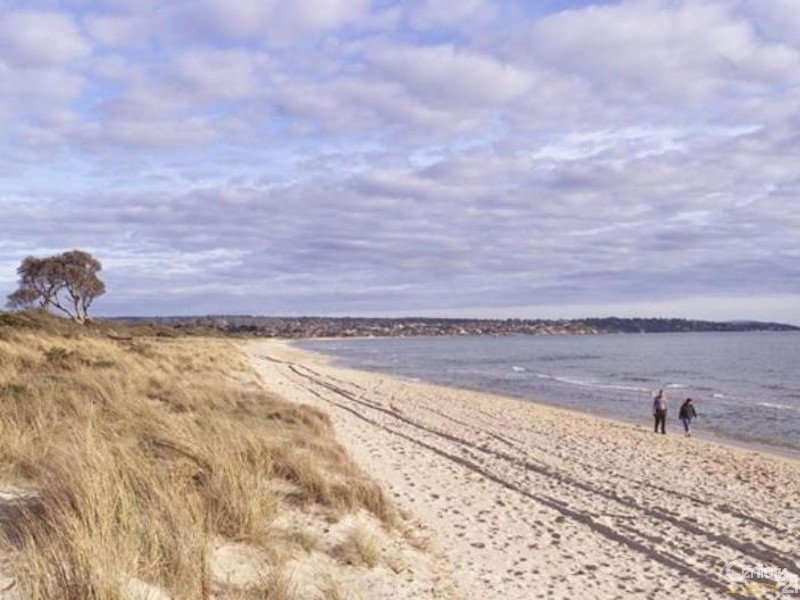 42 Nepean Highway, Seaford VIC 3198