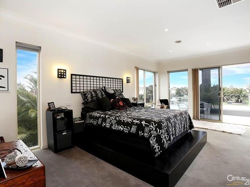 1 Rhode Island, Patterson Lakes VIC 3197