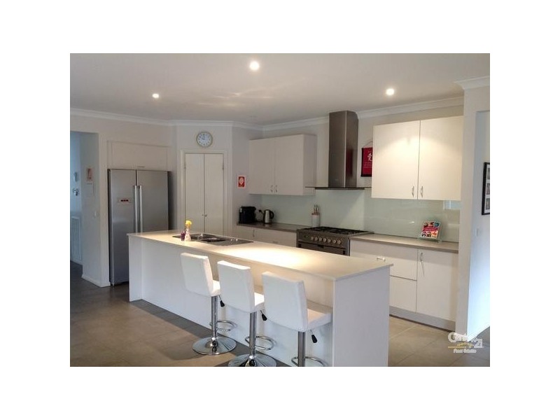 3 Island Cir, Lyndhurst VIC 3975