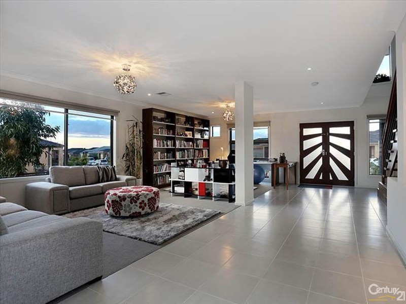 94 Sandarra Blvd, Sandhurst VIC 3977