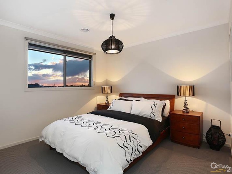 94 Sandarra Blvd, Sandhurst VIC 3977