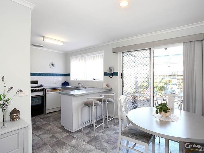 4 Parkside Blvd, Carrum VIC 3197