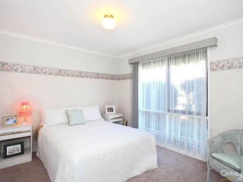 4 Parkside Blvd, Carrum VIC 3197