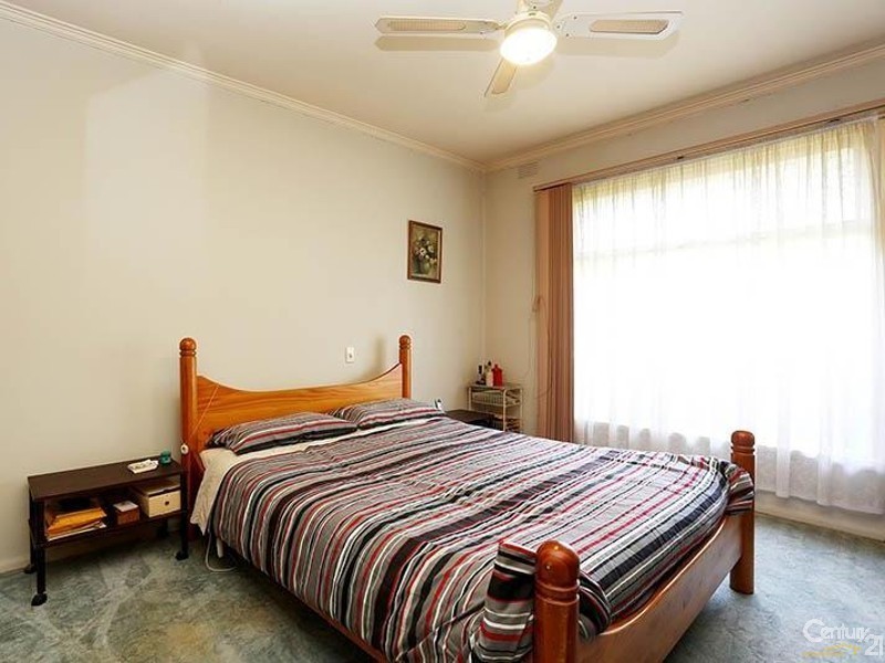 1 McSwain St, Parkdale VIC 3195