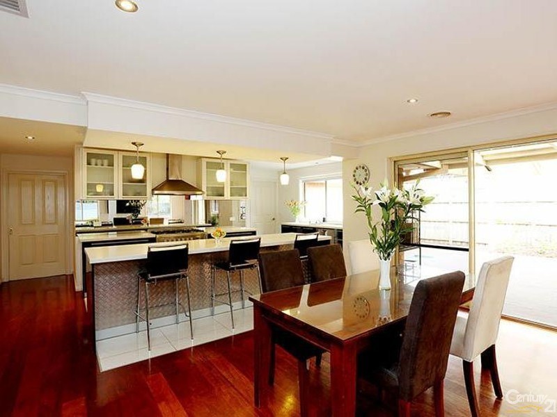 73 Harbour Dve, Patterson Lakes VIC 3197