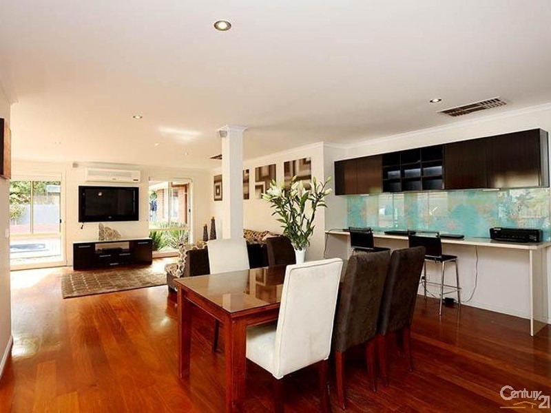 73 Harbour Dve, Patterson Lakes VIC 3197