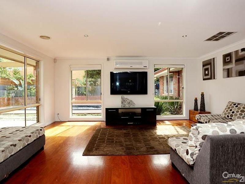 73 Harbour Dve, Patterson Lakes VIC 3197