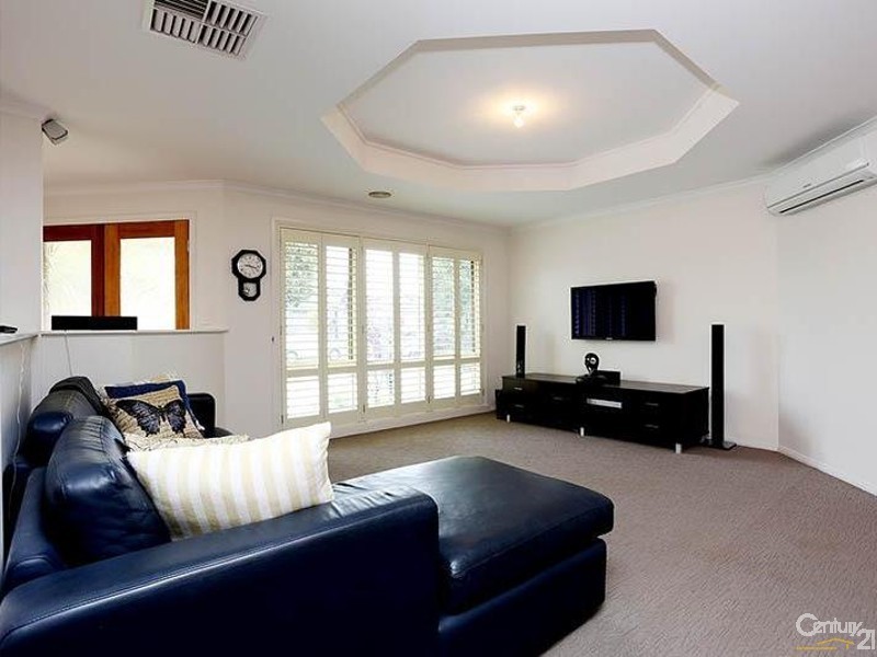 73 Harbour Dve, Patterson Lakes VIC 3197