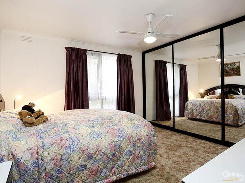 6 Adelong Court, Patterson Lakes VIC 3197