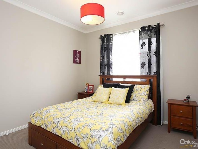 152 Sandhurst Boulevard, Sandhurst VIC 3977