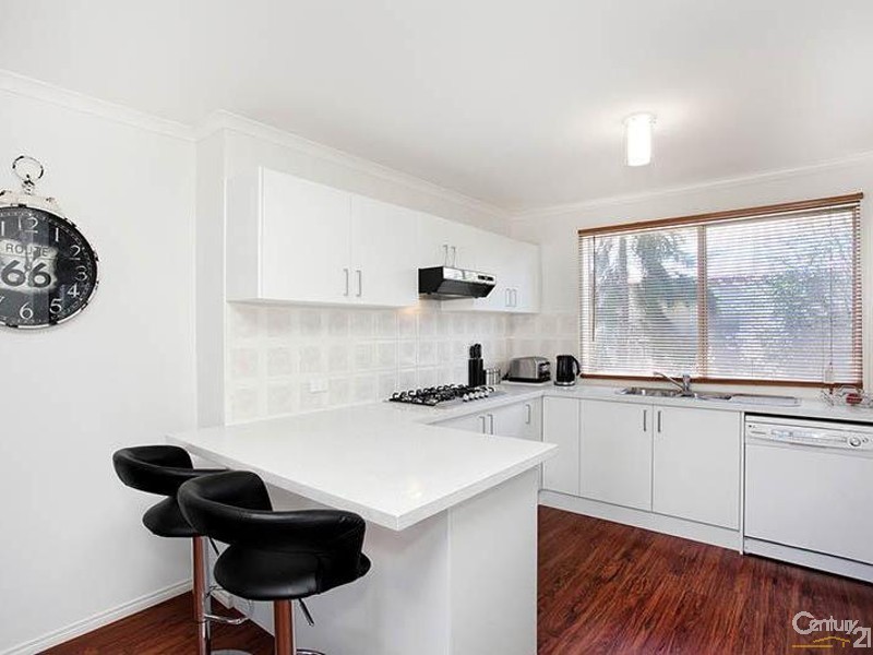 8 Degas Crt, Skye VIC 3977