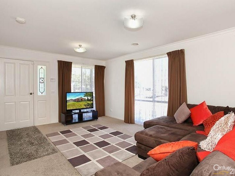 8 Degas Crt, Skye VIC 3977