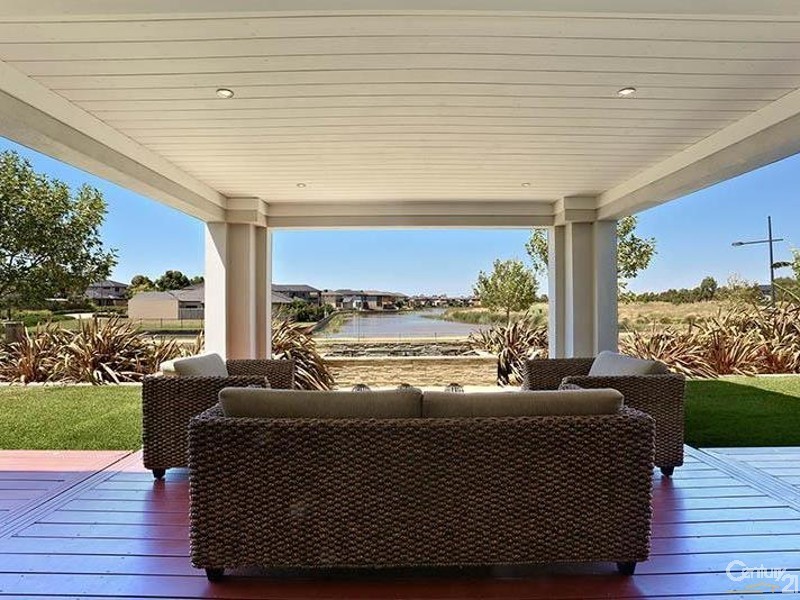 2 Mashie Terrace, Sandhurst VIC 3977