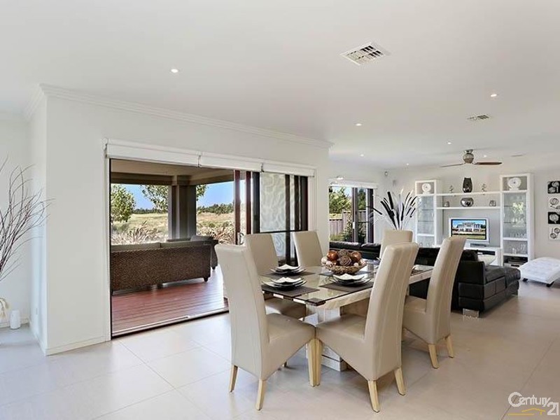 2 Mashie Terrace, Sandhurst VIC 3977