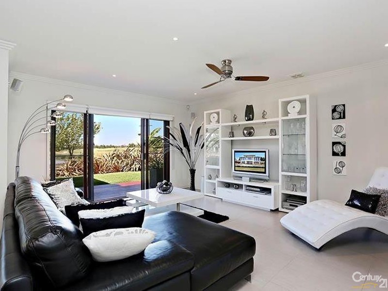 2 Mashie Terrace, Sandhurst VIC 3977