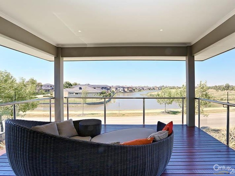 2 Mashie Terrace, Sandhurst VIC 3977