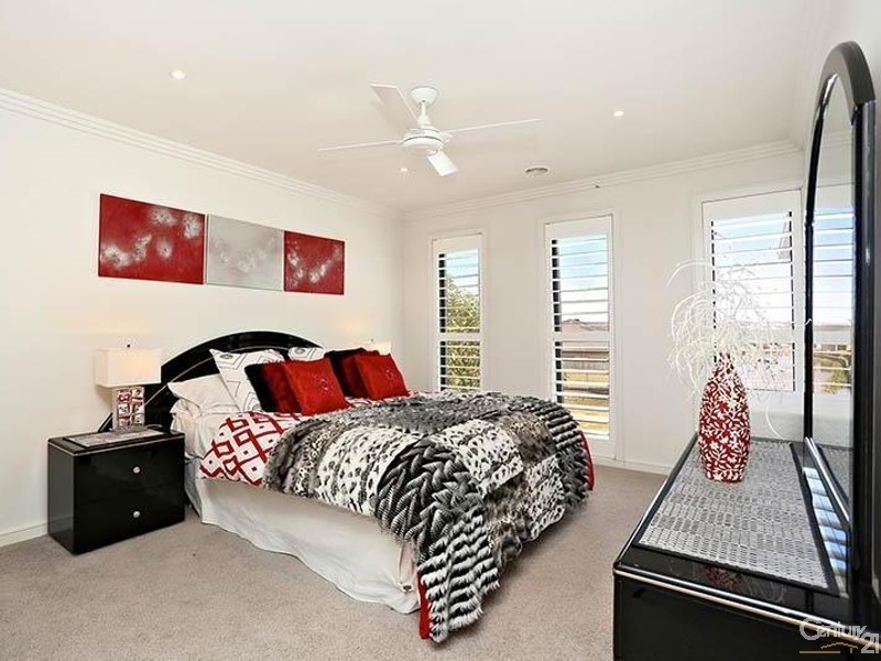 2 Mashie Terrace, Sandhurst VIC 3977