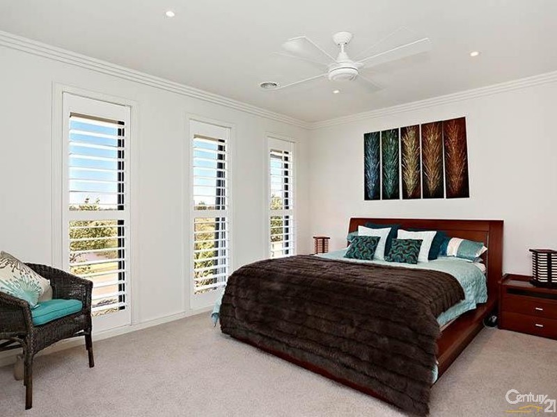 2 Mashie Terrace, Sandhurst VIC 3977