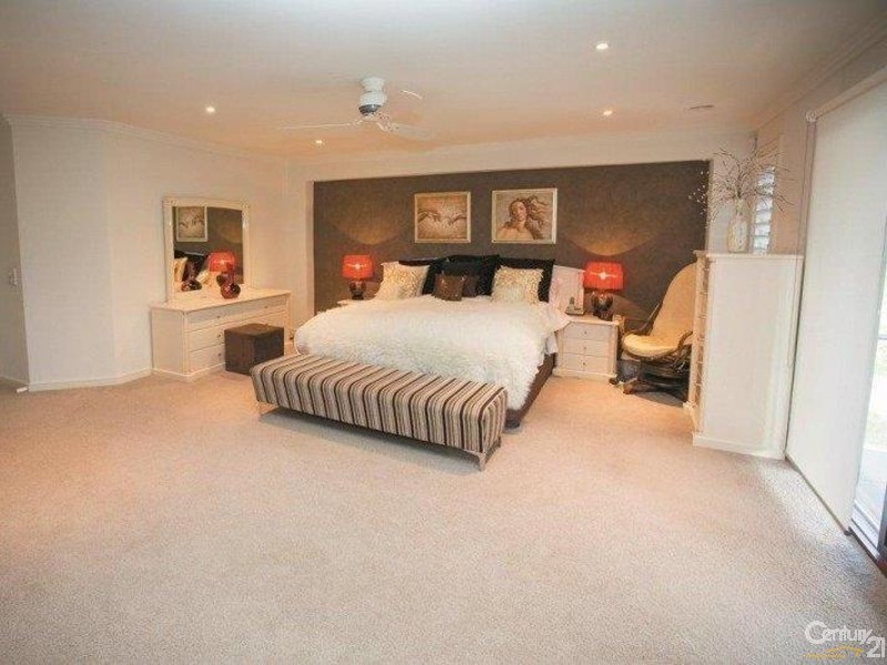 2 Mashie Terrace, Sandhurst VIC 3977