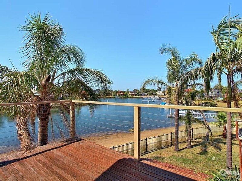 8 Cocos Court, Patterson Lakes VIC 3197