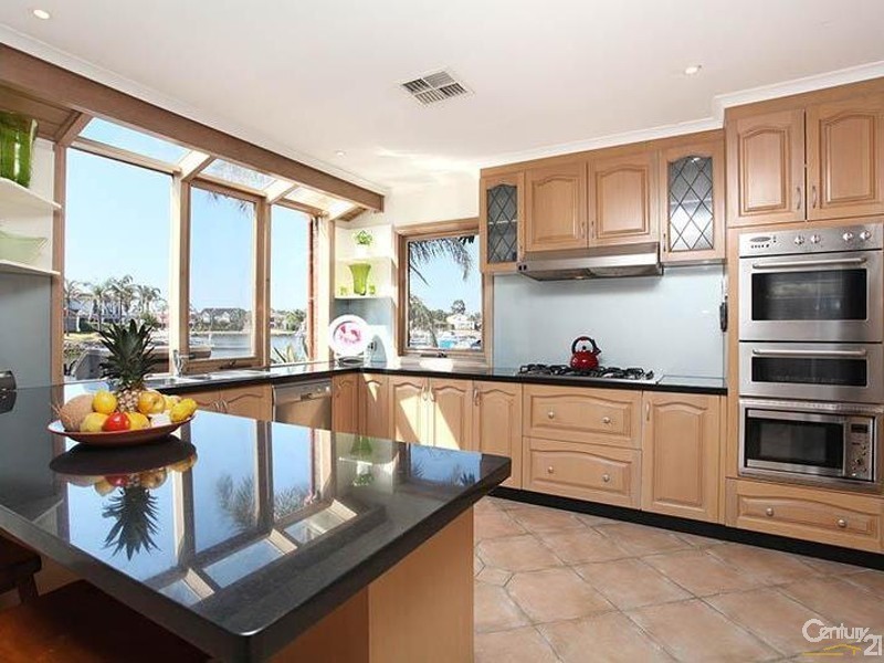 8 Cocos Court, Patterson Lakes VIC 3197