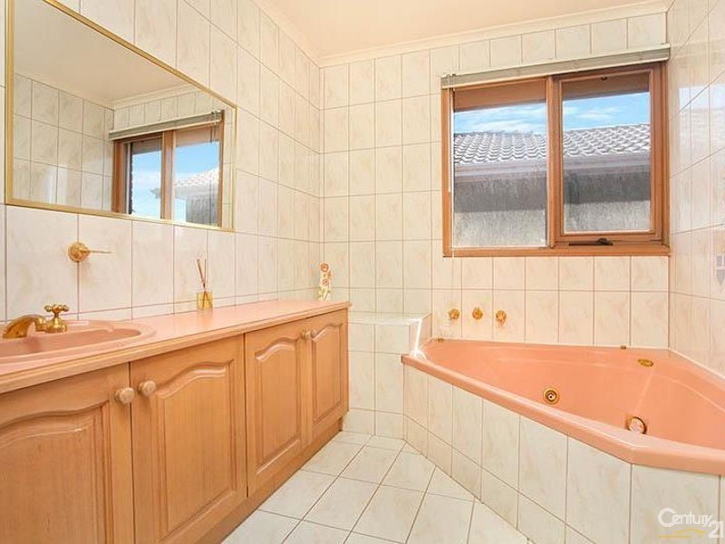 8 Cocos Court, Patterson Lakes VIC 3197