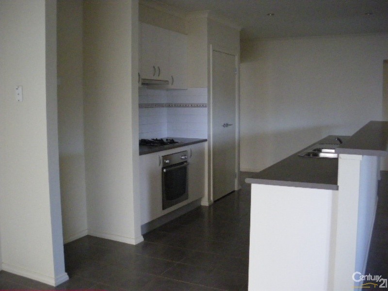 15 Torres Pde, Sandhurst VIC 3977