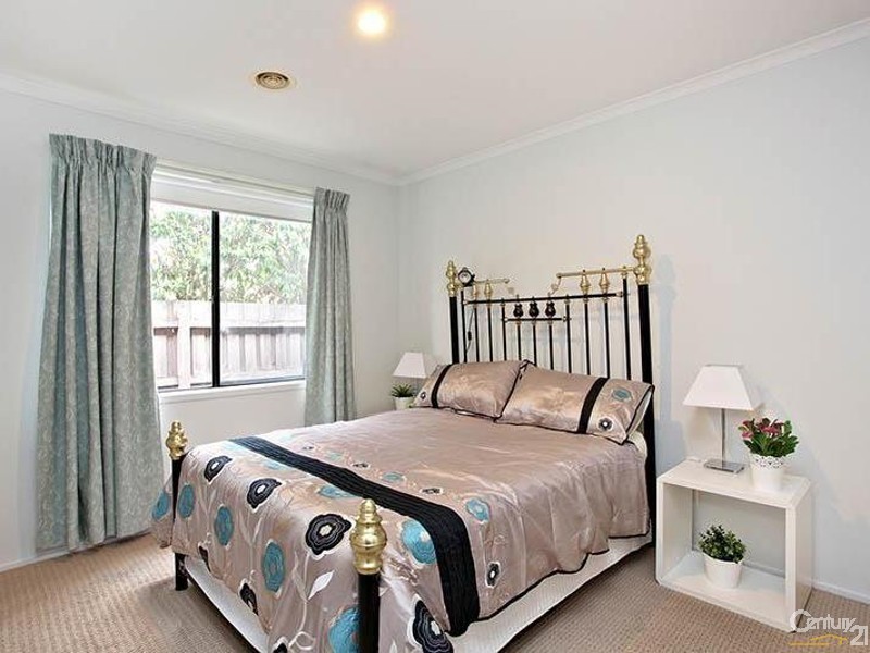 1 Solway Close, Patterson Lakes VIC 3197