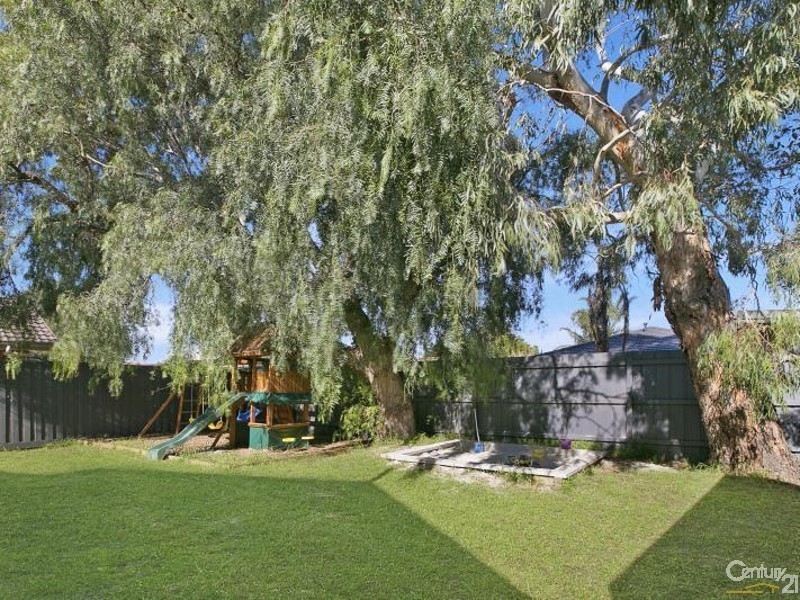 24 Coolibar Avenue, Seaford VIC 3198