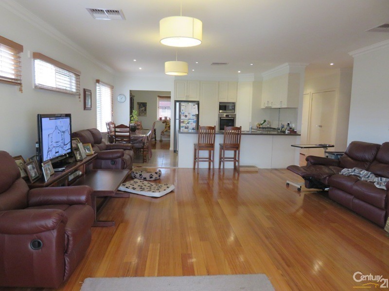 97 Rae Avenue, Edithvale VIC 3196