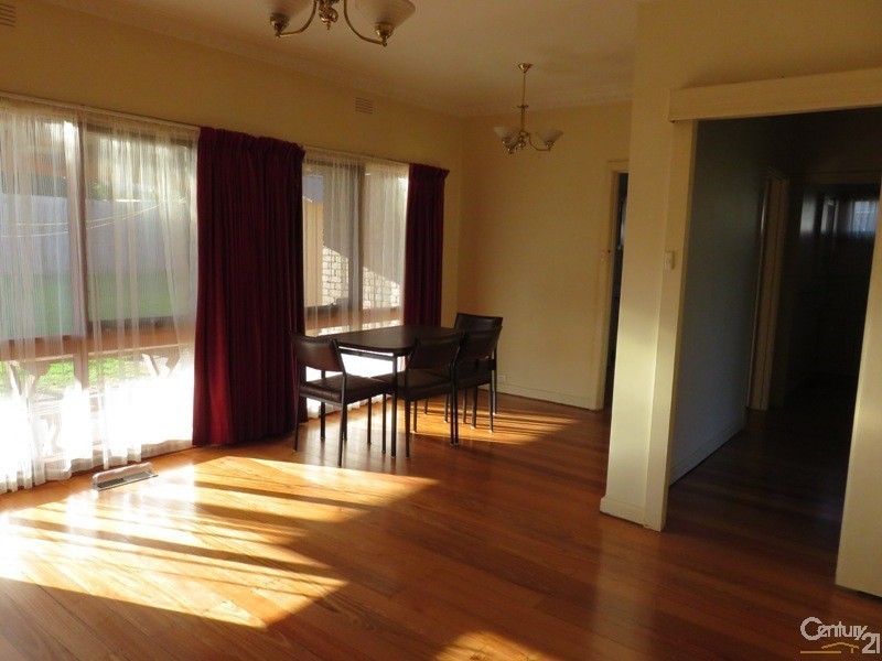 33 Mernda Avenue, Bonbeach VIC 3196