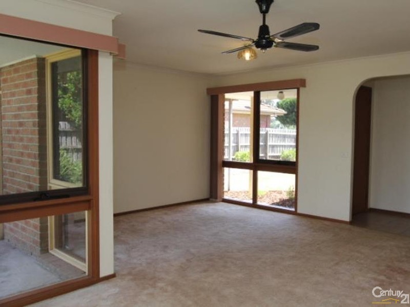 6 Kerrie Anne Crt, Skye VIC 3977