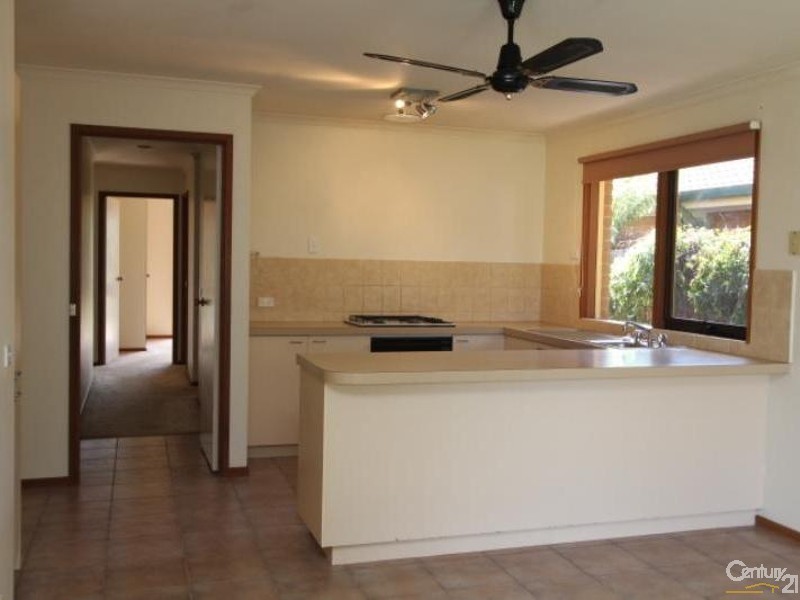 6 Kerrie Anne Crt, Skye VIC 3977